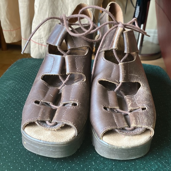 Femina Leather Wedges - Picture 2 of 5